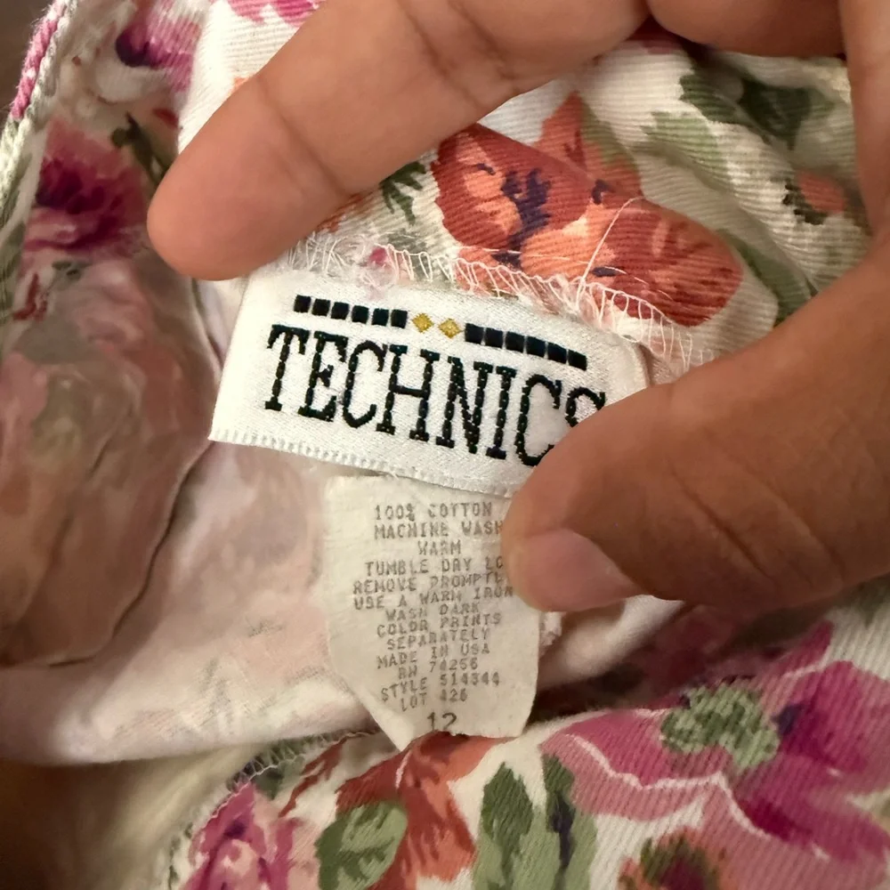 Technics Vintage‎ Floral High-Waisted Pleated Shorts Made in USA Size 12